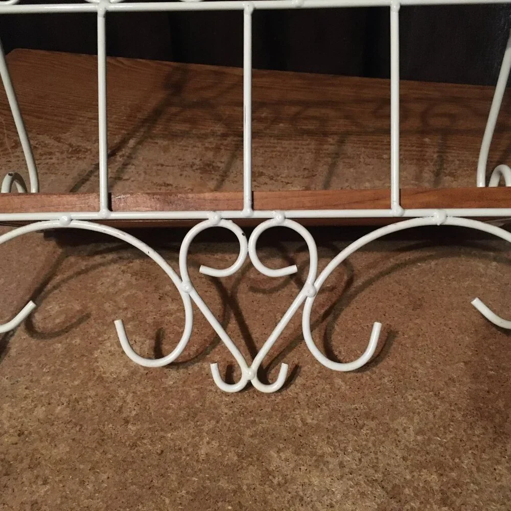 VINTAGE FARMHOUSE COTTAGE WHITE SCROLL METAL WOOD WALL SHELF 14.25 X 15.25 X5.25